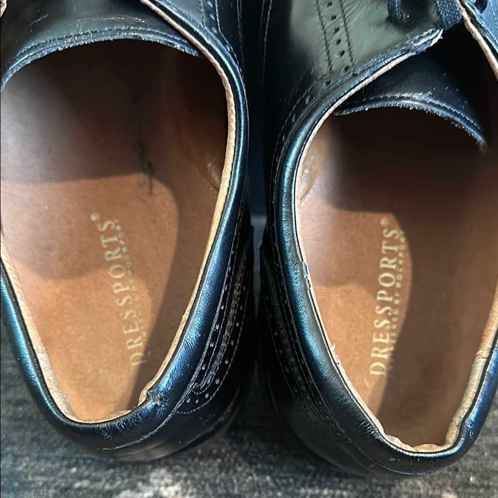 Black Leather Oxford Shoes with Polished Finish - Picture 3 of 5
